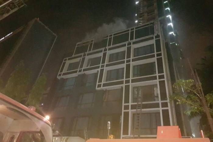 fire broke कोलकाता : पॉश इलाके में स्थित होटल में लगी भीषण आग, हादसे में 2 की मौत - दमकल की 10 गाड़ियां मौके पर