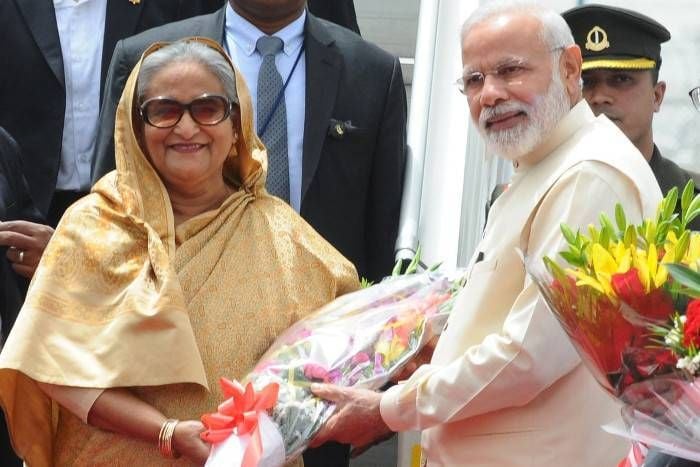 PM Modi Welcomes Bangladesh PM Sheikh Hasina At Delhi Airport - सामान्य  ट्रैफिक को बाधित किए बिना एयरपोर्ट पहुंचे पीएम मोदी, शेख हसीना का किया  स्वागत | Patrika News