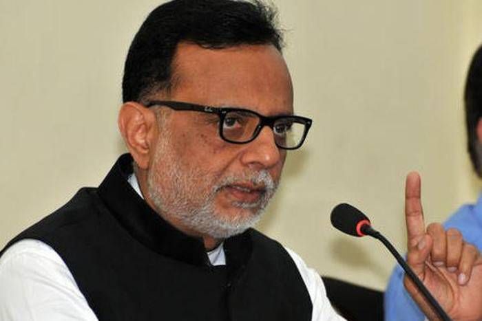 Hasmukh Adhia जीएसटी में सर्विस टैक्स 15 से बढ़कर 18 फीसदी होगा : हसमुख अधिया