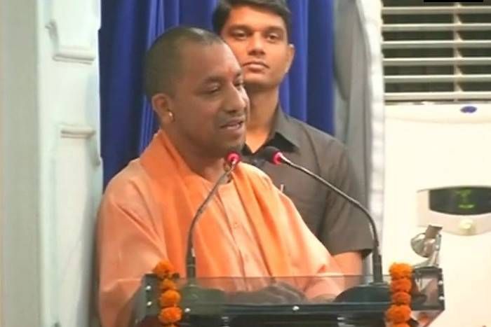 यूपी CM योगी का बड़ा बयान, 'महापुरुषों के नाम पर सरकारी छुट्टियां होनी चाहिए बंद'