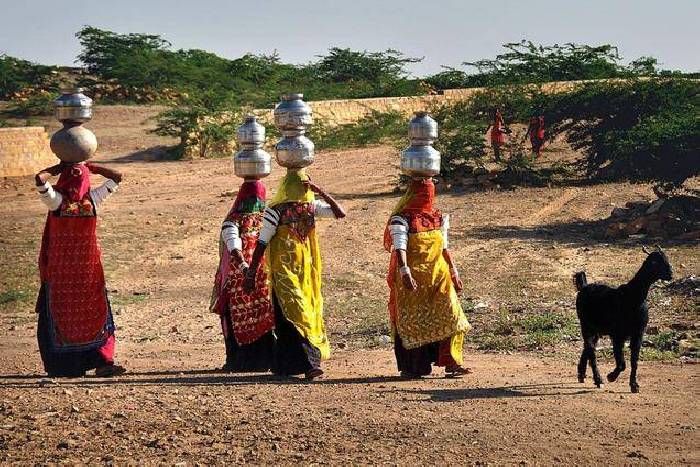 water crisis: तीन दिन से पीने के पानी के लिए भटक रहे लोग