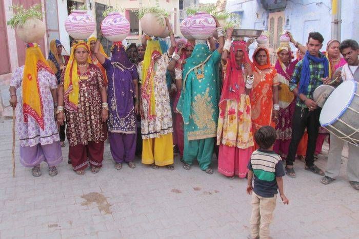 Muslim women get married in front of Hindu God Gan विनायक की स्थापना कर मुस्लिम युवतियों ने पढ़ा निकाह