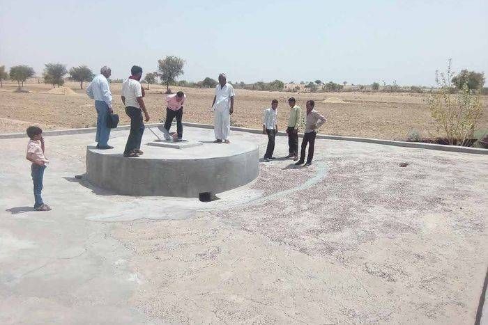 Poor construction of water tank रावतनगर में कलस्टर के टांकों बनवाने में सरकार को लाखों की चपत