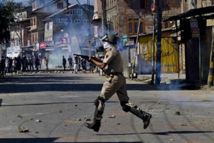 Plastic bullets पत्थरबाजों को काबू करने के लिए होगा प्लास्टिक बुलेट्स का इस्तेमाल, पेलेट गन आखिरी विकल्प