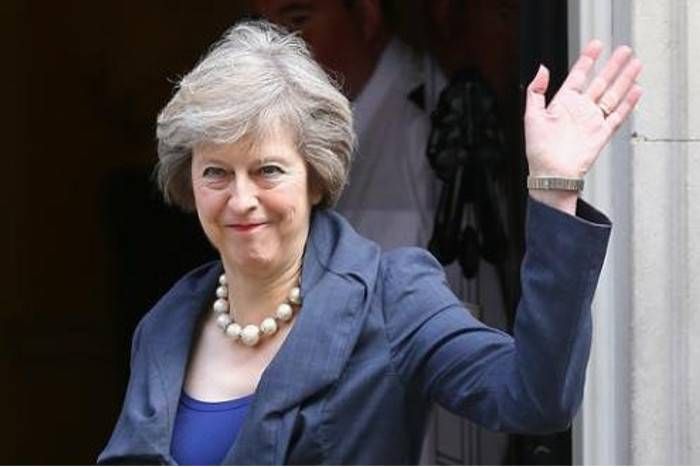 theresa ब्रिटेन: PM थेरेसा ने की मध्यावधि चुनाव की घोषणा