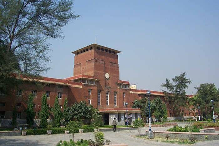 ट्विटर पर सर्च किया #DU तो होना पड़ा शर्मसार, सामने आए पोर्न साइट्स के लिंक