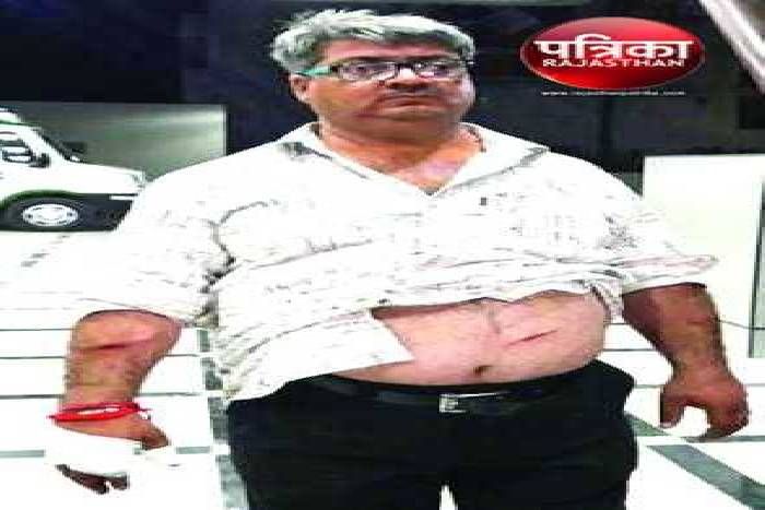उदयपुर @शोभागपुरा:अनाज व्यापारी पर हमला कर लूटे 14 लाख रुपए, हड़बड़ाहट में बाइक से गिरे उचक्के,पैदल ही बैग लेकर भागे