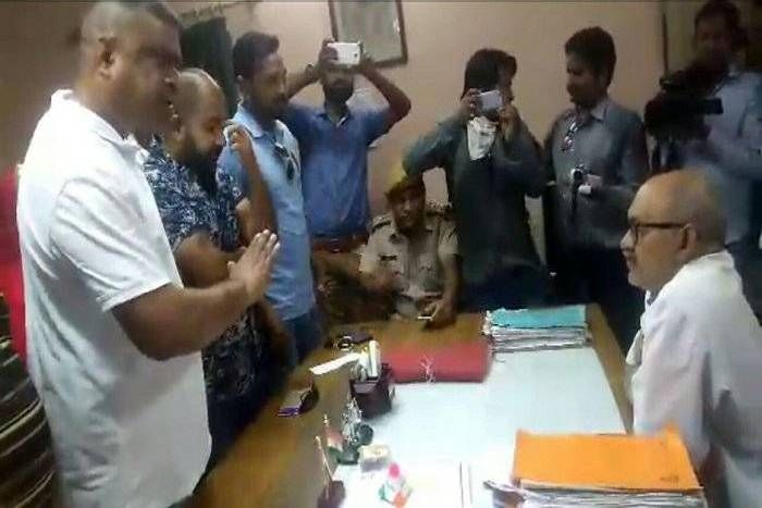 kota patrika campaign water crisis in hospital #प्यासा_अस्पतालः अस्पताल अधीक्षक का किया घेराव
