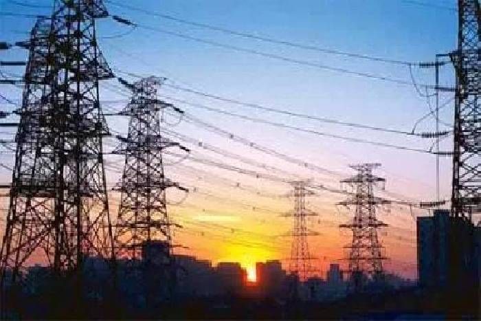 news & Photos rajasthan 80,000 Cr से ज्यादा के घाटे से जूझ रही बिजली कंपनियों को उबारने में 'उदय' के भी डूबने का संकट