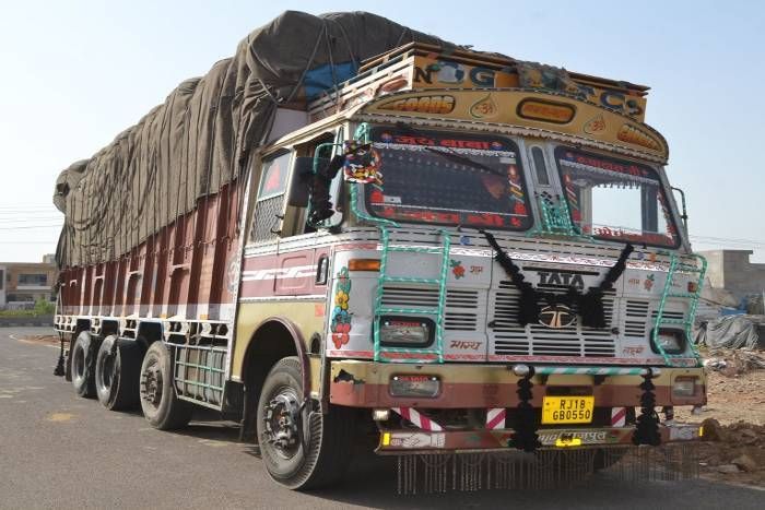 Truck run on Hanging Bridge kota लो कर दिया उद्घाटन...नशे में हैंगिंग ब्रिज पर दौड़ाया ट्रक, बेरियर भी तोड़ा