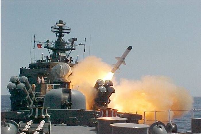 Indian Navy भारतीय नौसेना ने ब्रह्मोस सुपरसोनिक मिसाइल का किया सफल परीक्षण, अब हर दुश्मन पर रहेगी पैनी नजर..