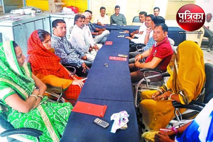ये क्या!!! यहां सभी पार्षदों ने क्यूं दे दिए इस्तीफे?? अब क्या होगा फैसला, पढ़ें पूरी खबर