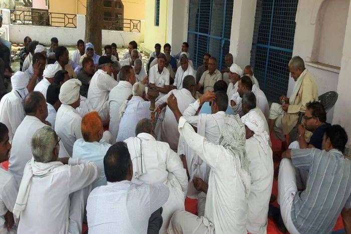भिवाड़ी अब नहीं सहेगी अपराध, चौपाल पर गांव की छवि सुधारने को एकत्रित हुए ग्रामीण
