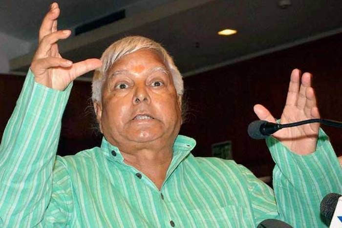 lalu yadav ईवीएम के साथ को लालू यादव ने बताया खतरनाक स्कैंडल, कहा- केजरीवाल ने कर दिया है भांडाफोड़