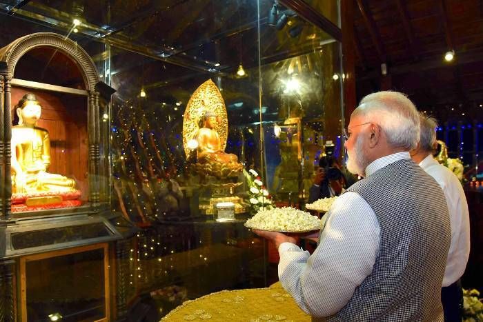 pm modi पीएम मोदी कोलंबो पहुंचे, सीमा मलाका मंदिर में की पूजा-अर्चना