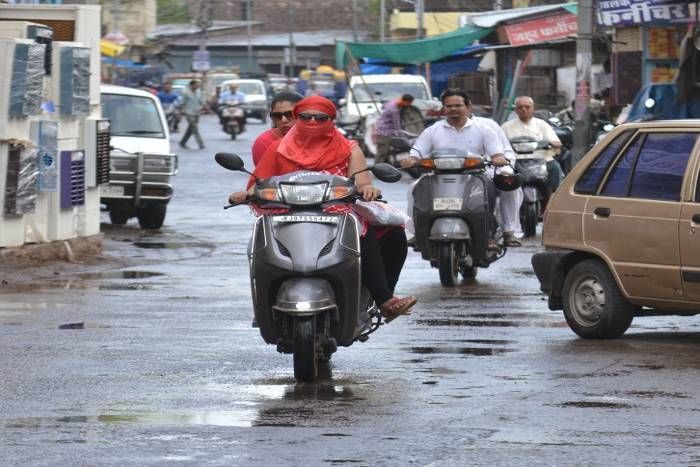 Change weather patterns, rainy relief drops Weather News : बदला मौसम का मिजाज, बरसी राहत की बूंदें