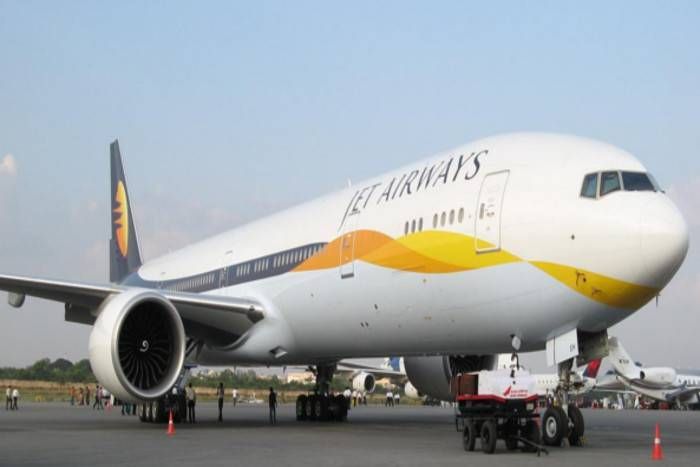 Jet Airways मुंबई एयरपोर्ट पर टला बड़ा हादसा: रनवे से टकराया विमान का पिछला हिस्सा, 188 यात्री थे सवार, सभी सुरक्षित