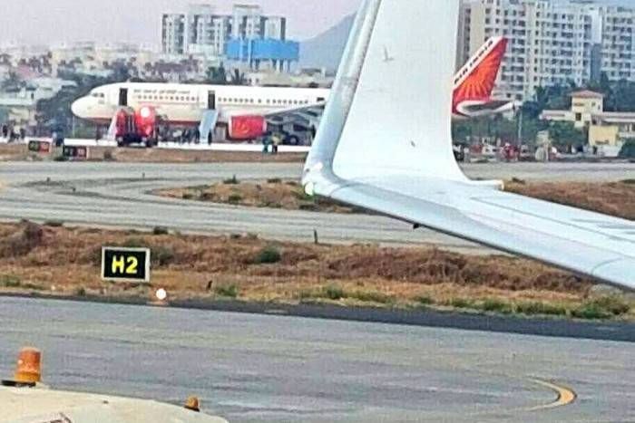 Air India flight पुणे में रनवे के पार निकला एयर इंडिया का विमान, बाल-बाल बचे 152 यात्री