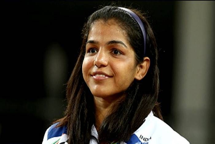 sakshi malik पहलवान साक्षी मलिक और विनेश फोगाट को फाइनल में मिली हार, सिल्वर से करना पड़ा संतोष