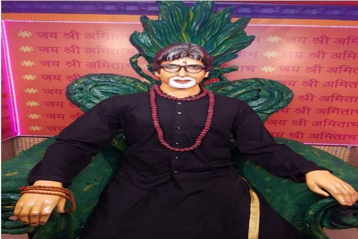 बॉलीवुड के शंहशाह अमिताभ बच्चन के फैंस ने उन्हें बनाया 'भगवान', कद से भी ऊंची प्रतिमा को किया मंदिर में स्थापित