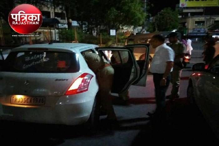 उदयपुर में देर रात रोमियो ने सड़क पर छेड़ी लड़कियां, टाइगर (एसपी) ने पकड़ कर धो ड़ाला, लालबत्ती हटने से खा गए थे गच्चा, माजरा जानने के लिए पढ़े पूरी खबर