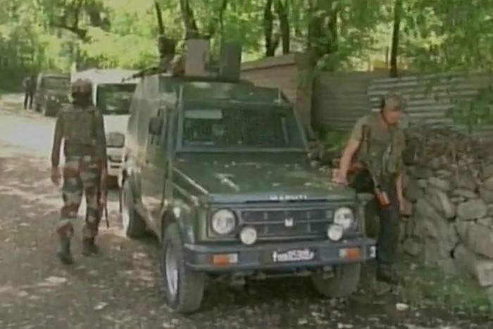 terrorists जम्मू एवं कश्मीर : आतंकवादियों ने सेना के गश्ती दल पर गोलीबारी की