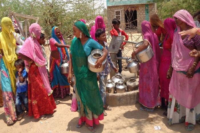 नहीं हो रही सप्लाई, खारा पानी पीना मजबूरी