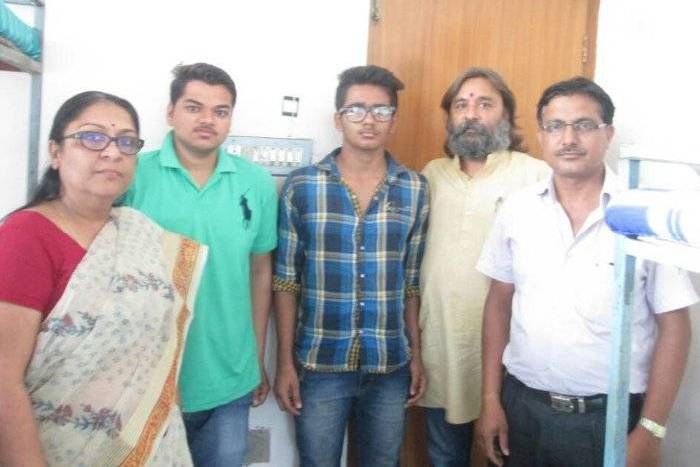 Operation Milap finds the missing boy #ऑपरेशन_मिलापः बिछड़े बेटे से पहले दिन ही मिला परिवार