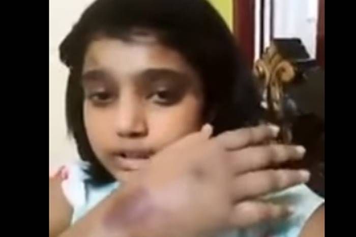 Vijayawada Viral Video: प्लीज पापा कुछ कीजिए और मुझे बचा लो, नहीं पसीजा बेरहम पिता का दिल तो बच्ची ने तोड़ा दम