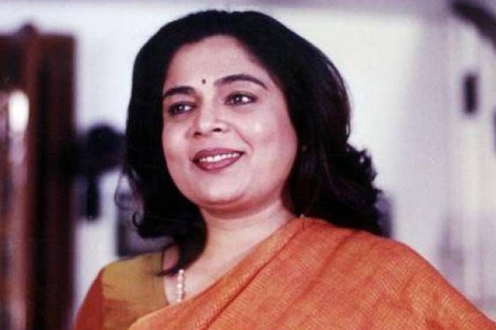 मशहूर अभिनेत्री रीमा लागू का दिल का दौरा पडऩे से निधन