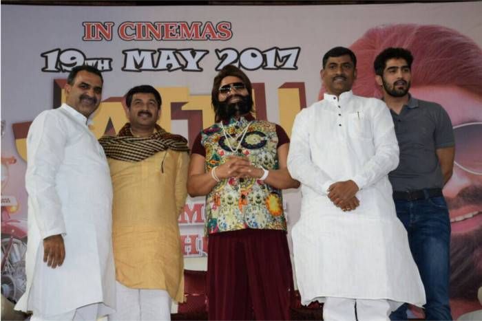 बाबा गुरुमीत राम रहीम ने 20,000 भक्तों के साथ मिलकर 'एशिया बुक ऑफ वर्ल्ड रिकॉर्ड' में दर्ज कराया अनोखा रिकॉर्ड