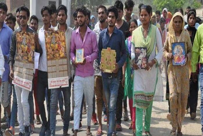 सहारनपुर में 180 दलित परिवारों ने हिन्दू धर्म छोड़कर अपनाया बौद्घ धर्म, पढ़ें आखिर क्यों उठाया ये कदम