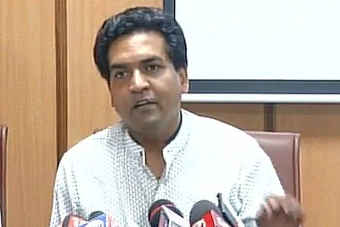 कपिल मिश्रा बोले- केजरीवाल के हवाला कारोबारियों, माफियाओं से संबंध, मुझे जान का खतरा