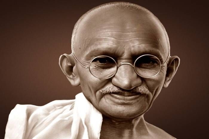 Tampering from Bapu's statue in sangod kota सिरफिरे की करतूत... बापू की प्रतिमा से की छेड़छाड़, सोशल मीडिया पर फोटो वायरल