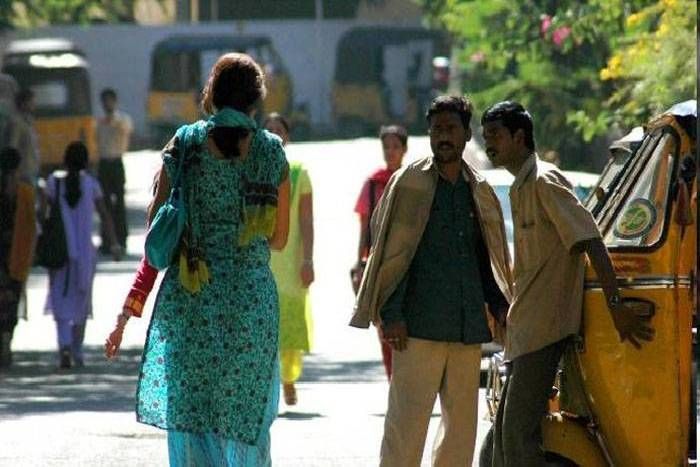 boy eve tease with girl
युवती के साथ की थी उसने छेड़छाड़, हंगामा एेसा भरपा की पहुंचा इस हद तक