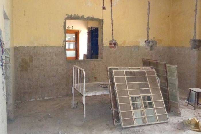 यहां ठेकेदार की मनमर्जी से होते हैं काम