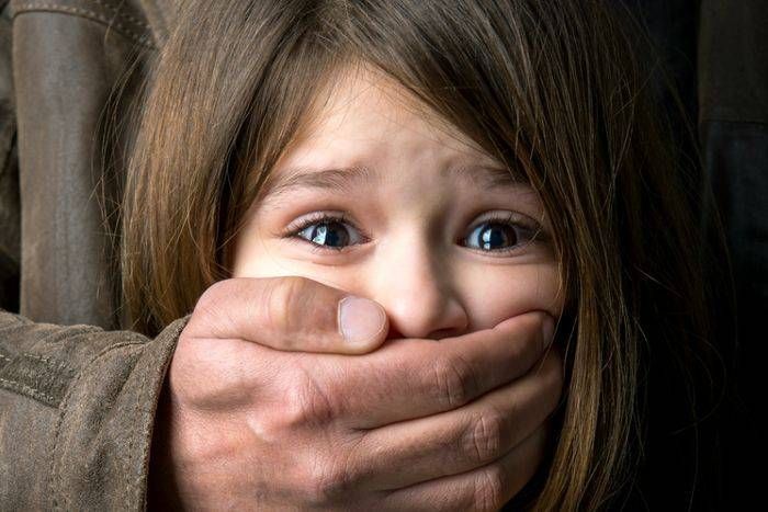 खेत से लौट रही युवती का अपहरण, जीप में डालकर ले गए