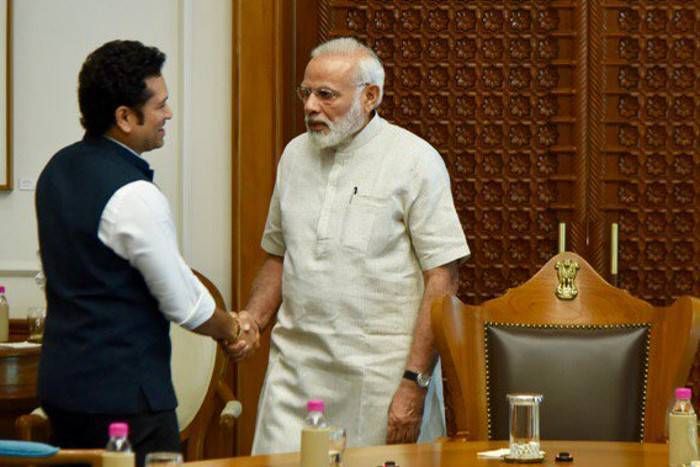 प्रधानमंत्री नरेंद्र मोदी से मिले सचिन तेंदुलकर, फिल्म के लिए ग्रहण की शुभकामनाएं
