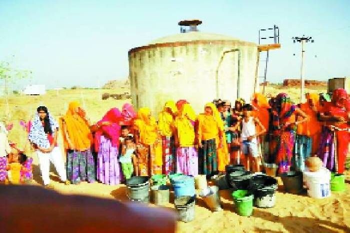 water crisis in jaipur, rajasthan PHOTOS: गर्मी झुलसा ही रही है, यहां 4 माह से टंकी भी खाली, पानी के लिए त्राही-त्राही मच रही है