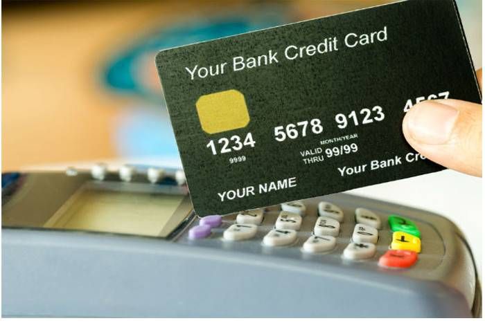 credit card क्रेडिट कार्ड हैंक कर 61 हजार रुपए की खरीददारी