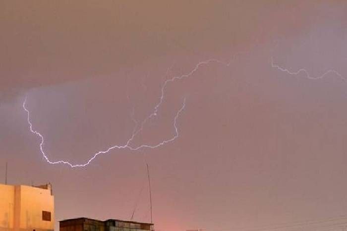 weather forecast झुलसाती गर्मी के बीच मिला अलर्ट, प्रदेशभर में अगले 24 घंटे में मेघगर्जन के साथ आएंगी बौछारें