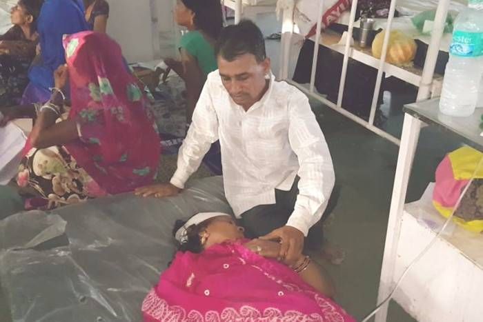Banswara : Son attaked on mother with a knife for रुपए की खातिर बेटे ने मां को लात-घूसों से मारा, मन नहीं भरा तो गोद दिया चाकू से