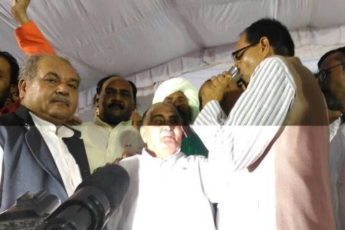 Shivraj Singh Chouhan शिवराज ने तोड़ा उपवास, कहा-'शैतानियत' और 'हैवानियत' फैलाने वालों को बख्शा नहीं जाएगा