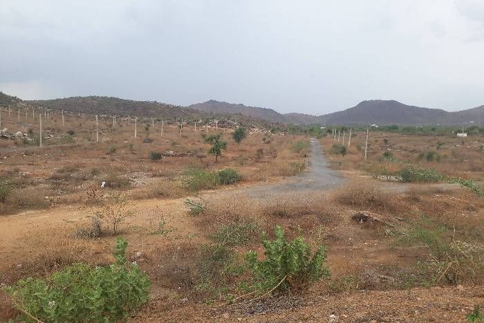 यहां 'रईस' कर रहे गांवों में कब्जे पर कब्जे, नियम कायदे सिर्फ गरीबों के लिए