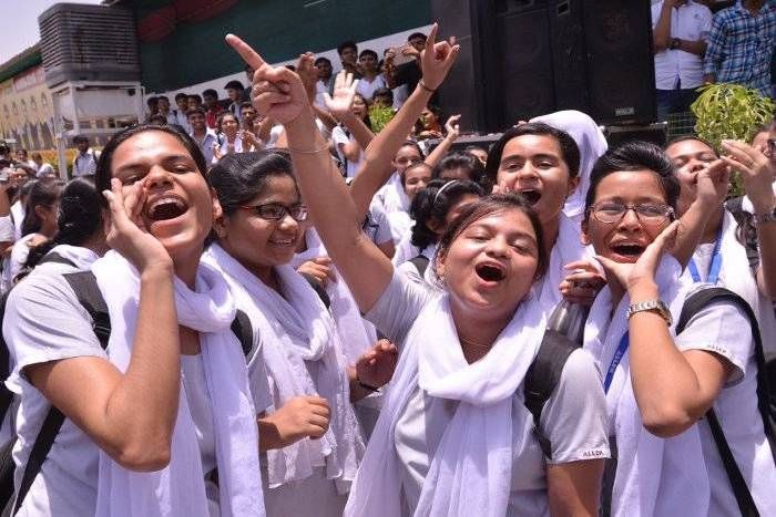 Supreme Court allows cbse to declare neet results सुप्रीम कोर्ट ने हटाई नीट 2017 के नतीजों पर लगी रोक