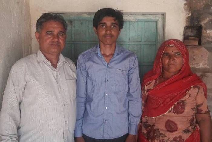 #Made_in_Kota: नरेगा मजदूर मां का बेटा बना आईआईटीयन