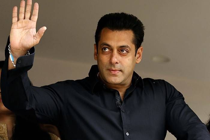 salman khan सलमान बोले- जंग की बात करने वालों को बंदूक थमा कर सीमा भेज दो, हाथ कांप जाएंगे