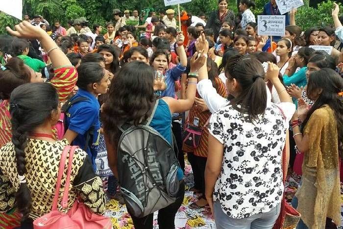 news & Photos rajasthan ... तो कैसे मिलें वोट? राजस्थान में 18 लाख युवा ऐसे जो हैं मतदाता पंजीकरण से वंचित, चौंकाने वाला सच