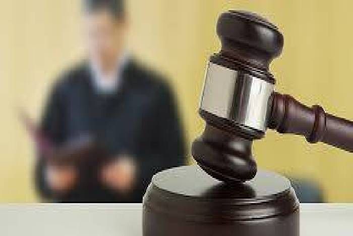 ऐसा क्या हुआ कि कोर्ट ने पूर्व एएसपी से पूछा- क्यों न आप पर भी कार्रवाई हो??