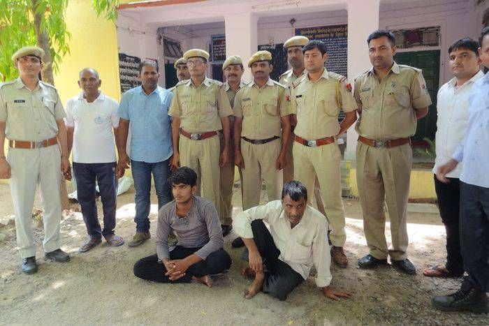 Two men arrested for carrying Hemp in car कार में गांजा ले जाते दो जने गिरफ्तार